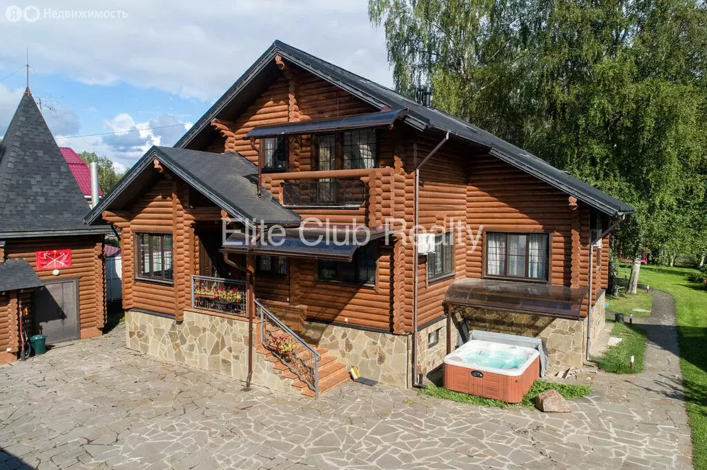 Дом в Зеленогорск, Средний проспект (350 м) - Фото 1