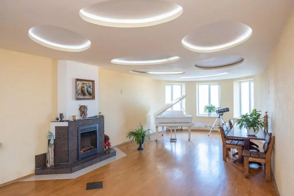 3-к кв. Брянская область, Брянск пл. Партизан, 1 (124.6 м) - Фото 1