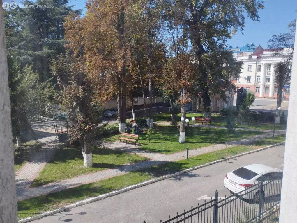 4-комнатная квартира: Симферополь, улица Дзержинского, 1 (137 м) - Фото 0