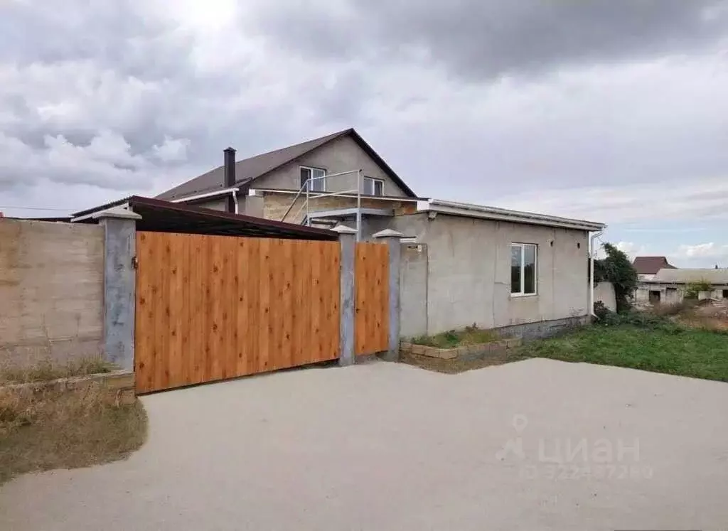 Дом в Крым, Симферопольский район, с. Чистенькое, Верхний кв-л 21 (240 ... - Фото 1