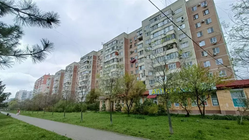 1-к. квартира, 39 м, 1/10 эт. - Фото 1