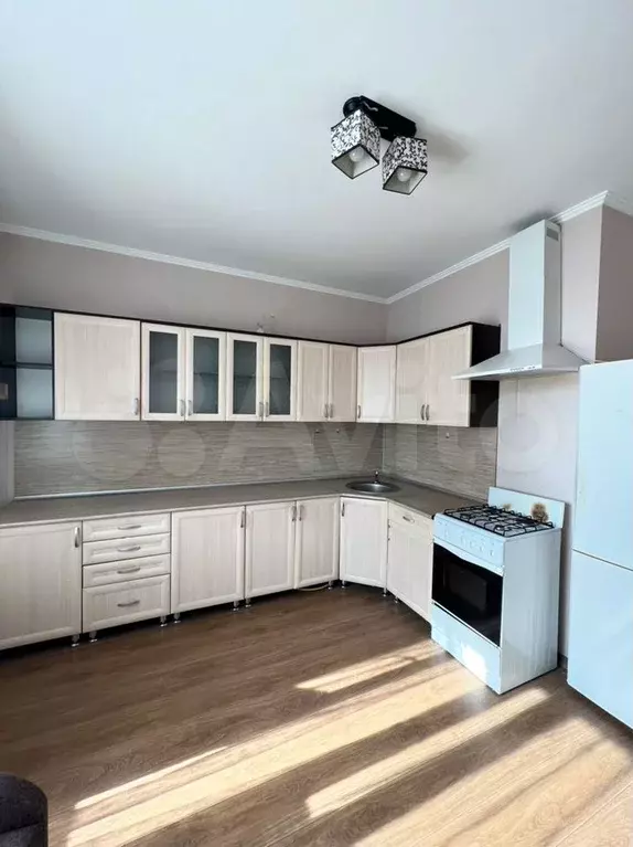 1-к. квартира, 37 м, 2/10 эт. - Фото 1