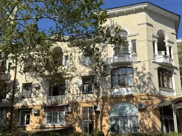 3-к кв. Краснодарский край, Сочи Центральный мкр, ул. Кубанская, 10 ... - Фото 0