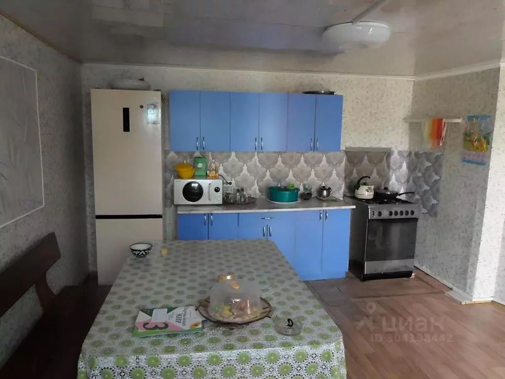 Дом в Волгоградская область, Волжский пос. Краснооктябрьский, ул. ... - Фото 1