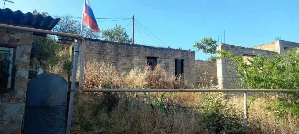 Участок в Крым, Судак ул. Кутузова (7.3 сот.) - Фото 1