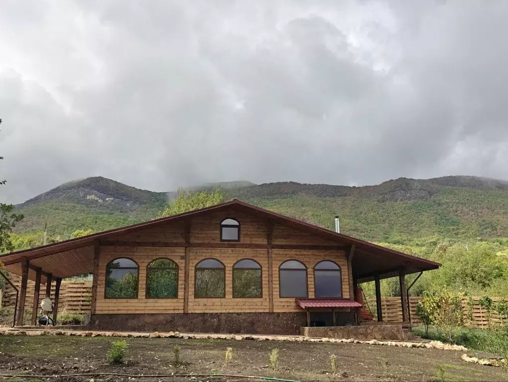 Дом в Крым, Бахчисарайский район, Голубинское с/пос, с. Путиловка ул. ... - Фото 1