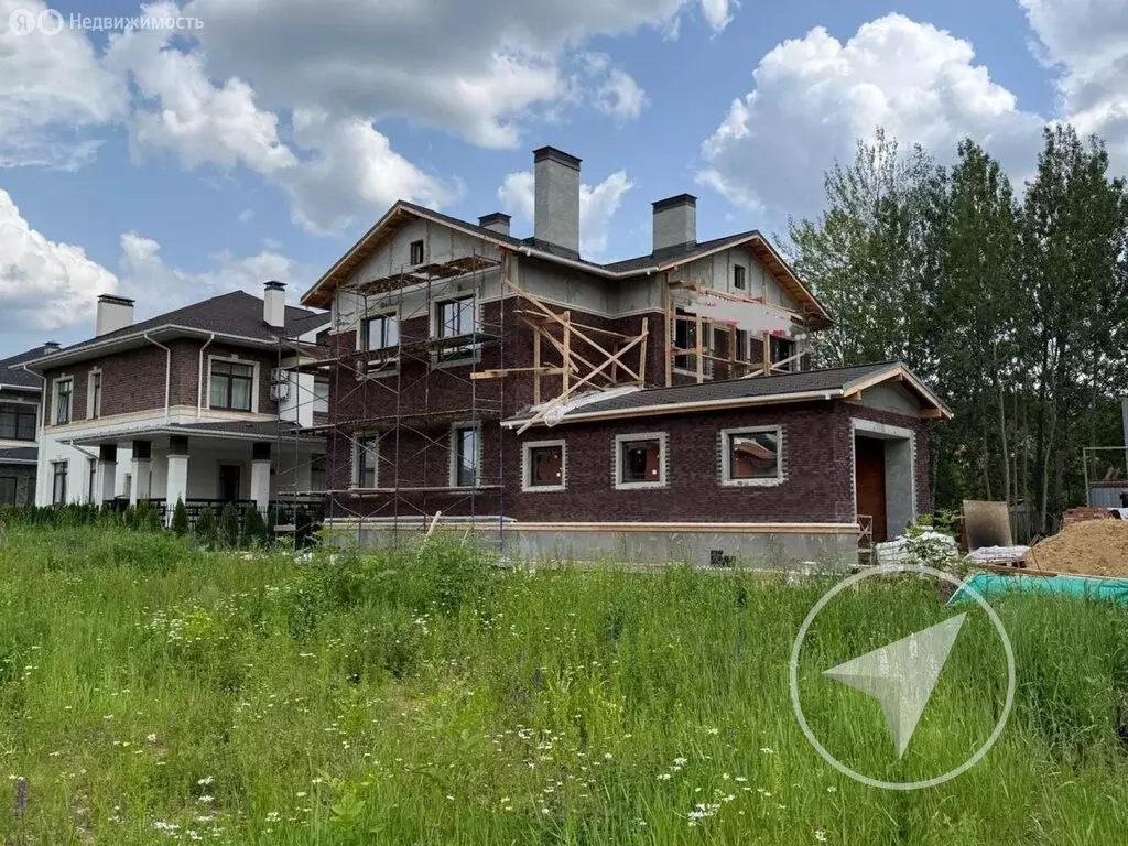 Дом в посёлок Вешки, улица Льва Толстого (306 м) - Фото 1