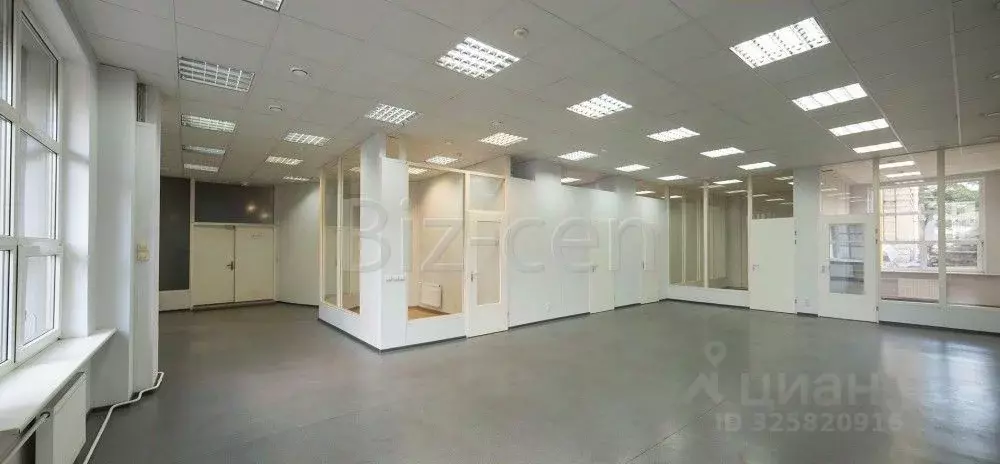 Офис в Санкт-Петербург ул. Бабушкина, 3 (488 м) - Фото 1