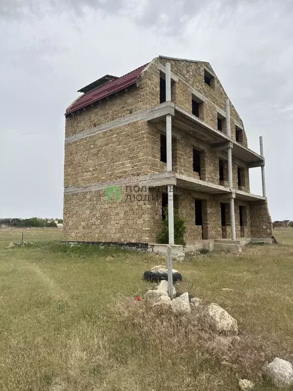 Дом в Крым, Сакский район, Молочненское с/пос, с. Витино  (236 м) - Фото 1