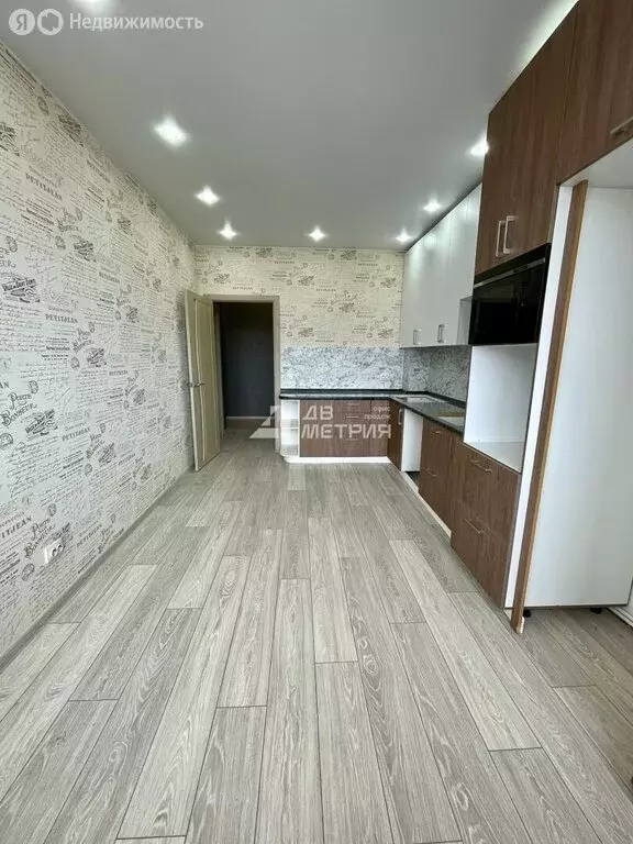3-комнатная квартира: Южно-Сахалинск, Байкальская улица, 1 (74.8 м) - Фото 2
