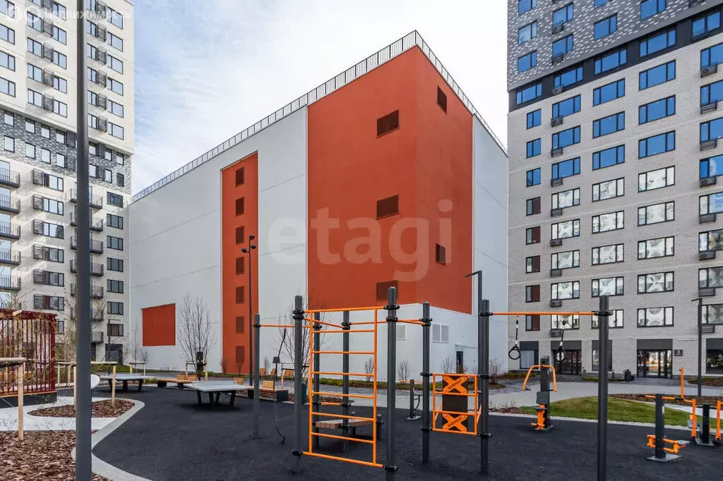 4-комнатная квартира: Тюмень, Интернациональная улица, 199к9 (69.7 м) - Фото 1