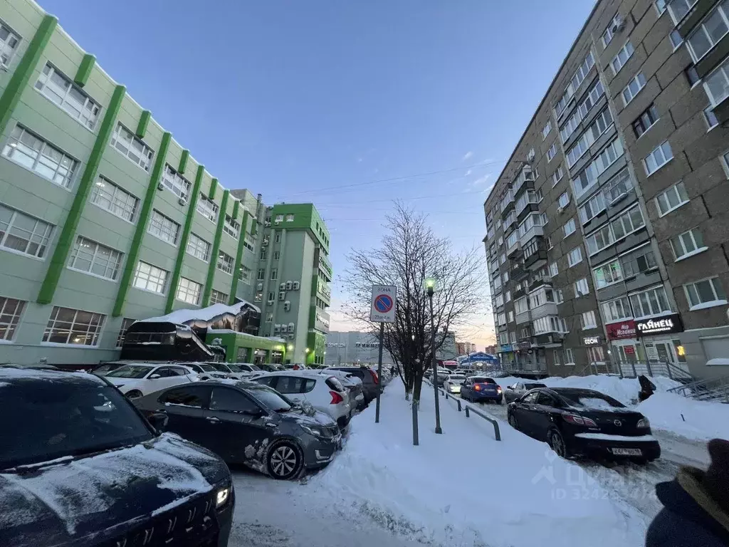 1-к кв. Удмуртия, Ижевск ул. 10 лет Октября, 51 (30.0 м) - Фото 1