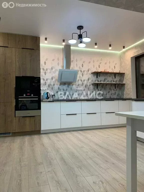 Дом в Тобольск, Защитинская улица, 11 (140 м) - Фото 0