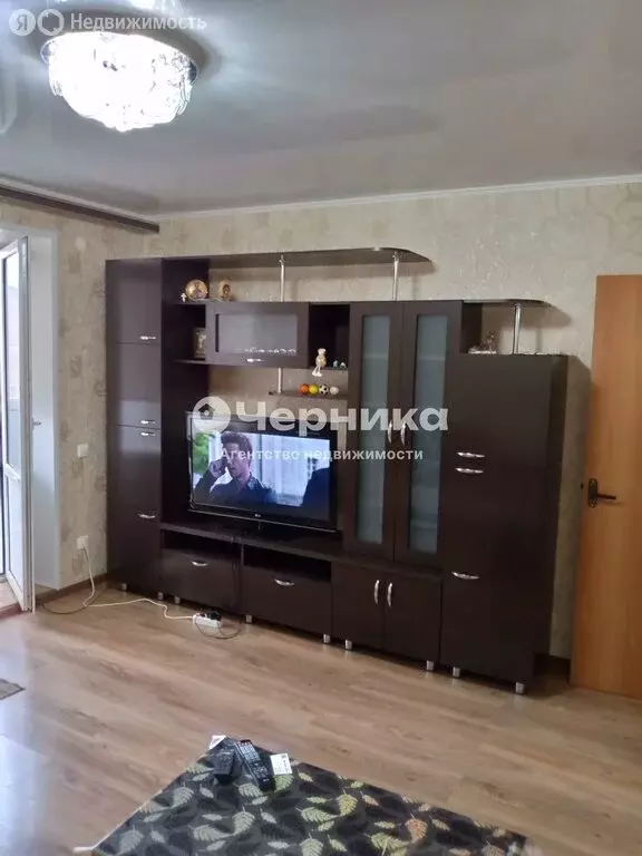 2-комнатная квартира: Новошахтинск, улица Молодогвардейцев, 23А (43.2 ... - Фото 0