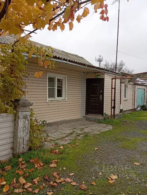 Дом в Ростовская область, Неклиновский район, Платовское с/пос, с. ... - Фото 1