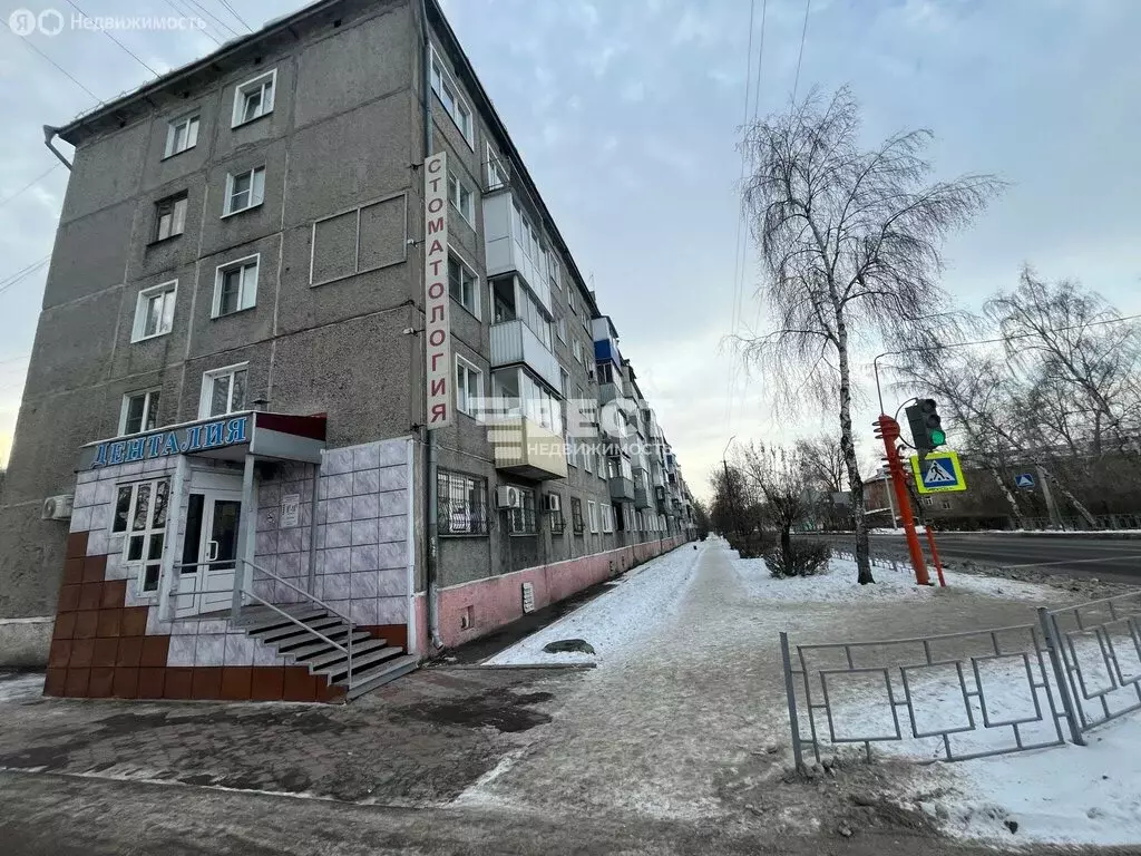 3-комнатная квартира: Ленинск-Кузнецкий, улица Зварыгина, 20 (49.1 м) - Фото 1