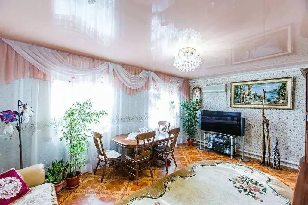 Дом в Астраханская область, Астрахань ул. Николая Островского, 91 (100 ... - Фото 1