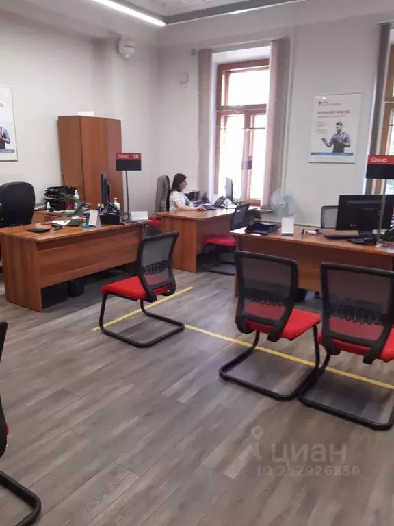 Помещение свободного назначения в Санкт-Петербург 3-я Васильевского ... - Фото 1