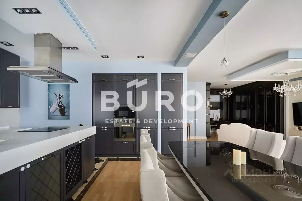 3-к кв. Москва Страстной бул., 10к1 (135.7 м) - Фото 1