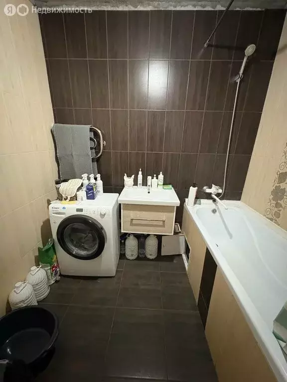 3-комнатная квартира: посёлок городского типа Андреевка, ... - Фото 0