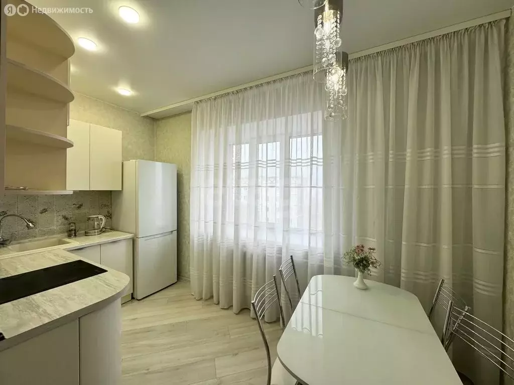 2-комнатная квартира: Черногорск, улица Генерала Тихонова, 6Бк1 (60 м) - Фото 2