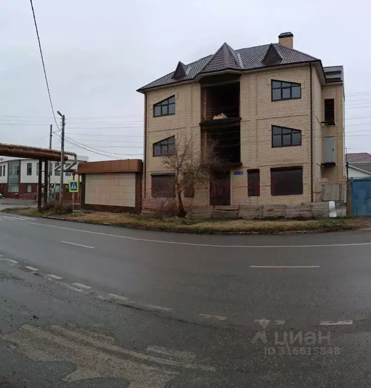 Коттедж в Астраханская область, Астрахань Кавказский пер., 4 (394 м) - Фото 1