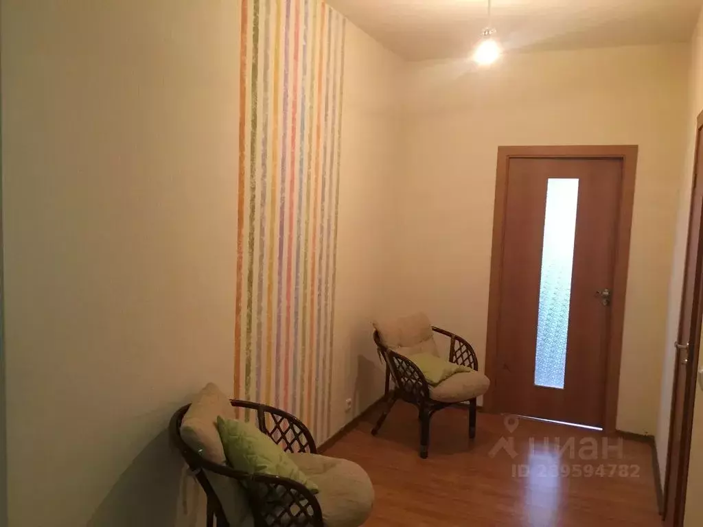 2-к кв. Псковская область, Псков ул. Кузбасской Дивизии, 28Б (80.0 м) - Фото 1
