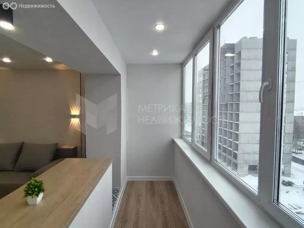 Квартира-студия: Тюмень, улица Мельникайте, 63 (21.5 м) - Фото 1