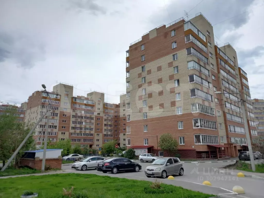 3-к кв. Омская область, Омск Пригородная ул., 23 (89.9 м) - Фото 0