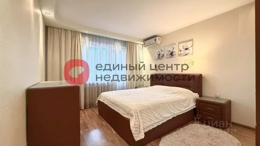 3-к кв. Тюменская область, Тюмень ул. Мельникайте, 125 (96.3 м) - Фото 0