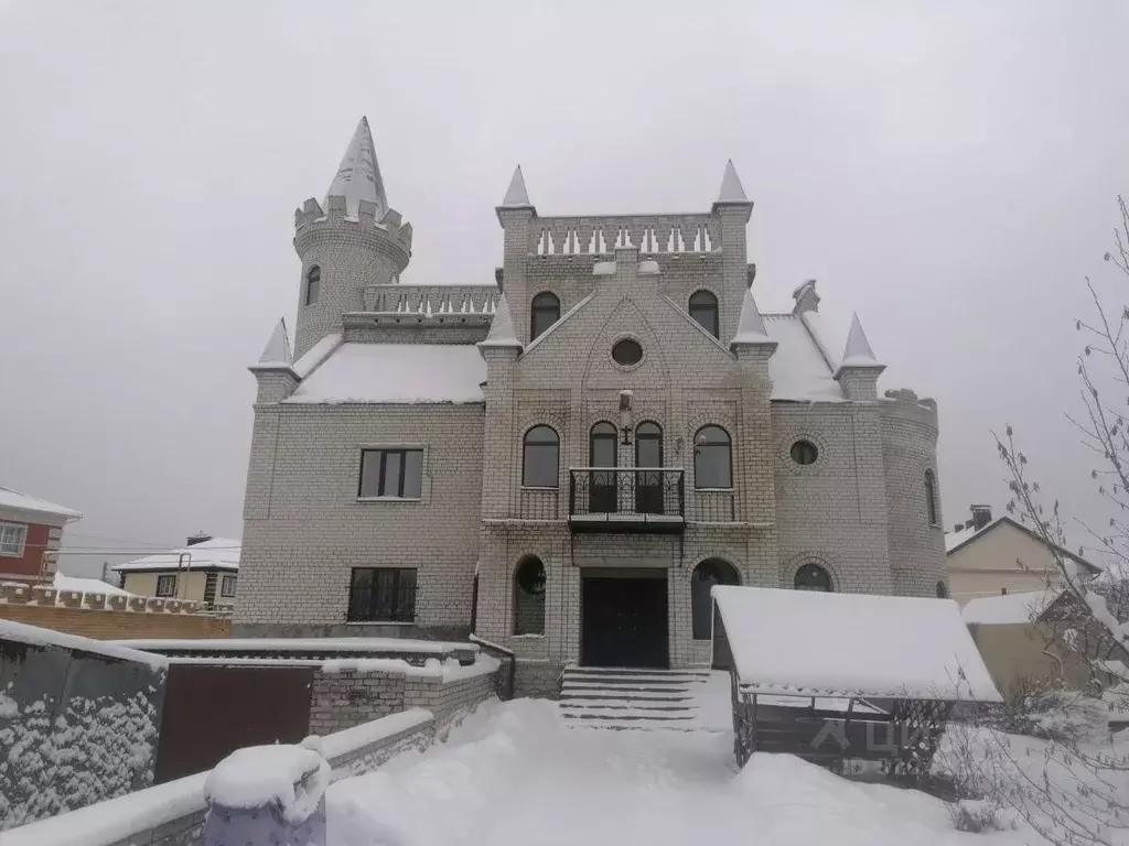 Дом в Нижегородская область, Арзамас Дубки мкр, Спортивная ул. (750 м) - Фото 0