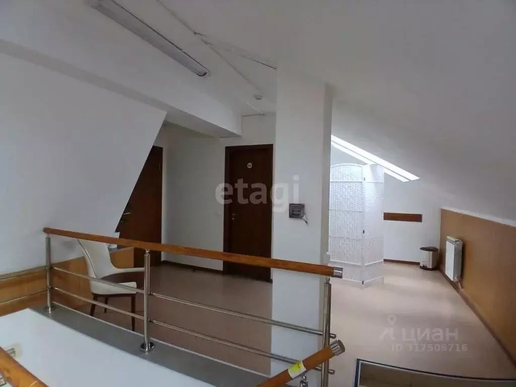 Офис в Сахалинская область, Южно-Сахалинск Курильская ул., 38 (50 м) - Фото 0
