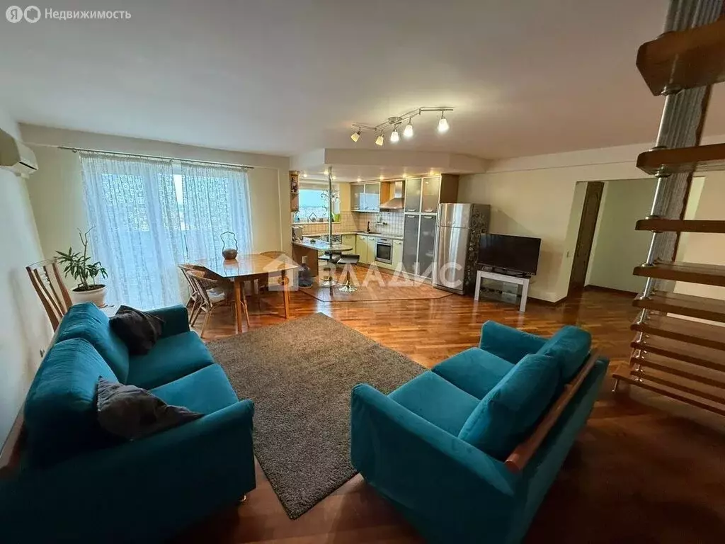 6-комнатная квартира: Лобня, улица Чехова, 6 (284 м) - Фото 1