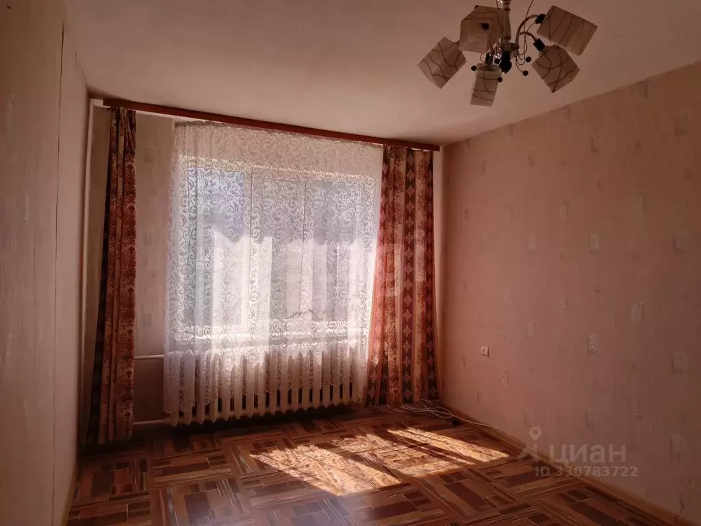 2-к кв. Псковская область, Остров ул. Апакидзе, 6 (46.2 м) - Фото 1