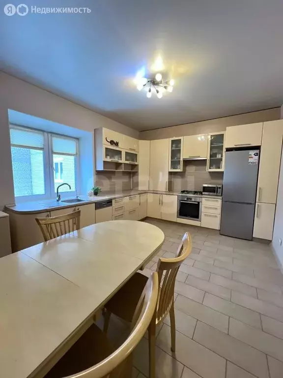 2-комнатная квартира: Котлас, улица 70 лет Октября, 9А (70.4 м) - Фото 1