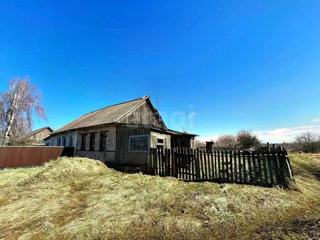 Дом в Брянская область, Жуковский муниципальный округ, пос. Цветники ... - Фото 1