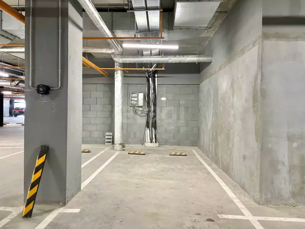 Гараж в Тюменская область, Тюмень ул. Тимофея Чаркова, 93 (27 м) - Фото 1