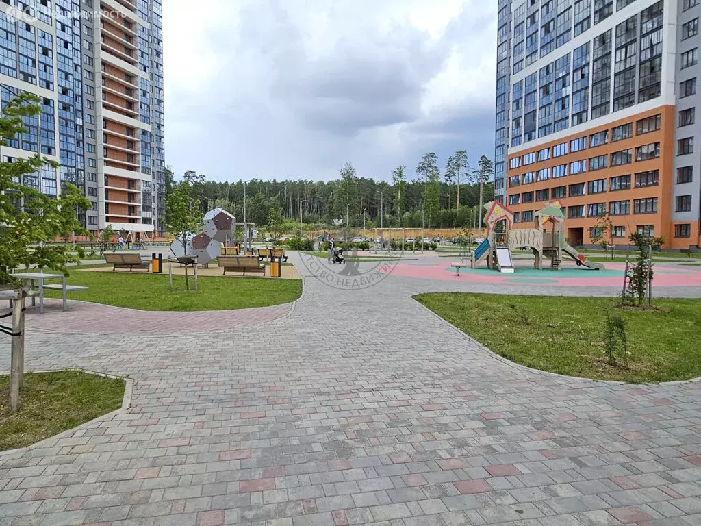 Квартира-студия: Екатеринбург, жилой район Уктус, микрорайон Светлый, ... - Фото 1
