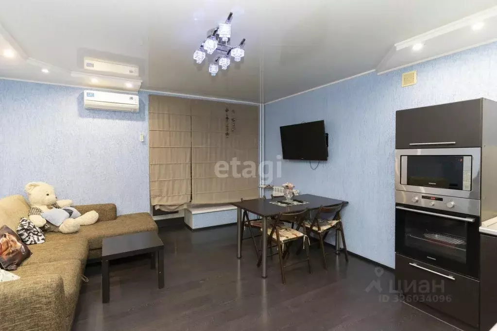 1-к кв. Тюменская область, Тюмень ул. Василия Гольцова, 10 (57.0 м) - Фото 1