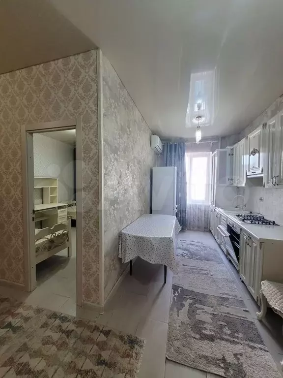 1-к. квартира, 45 м, 1/4 эт. - Фото 1