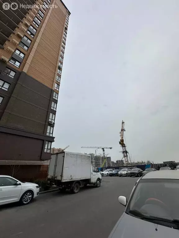 3-комнатная квартира: Краснодар, улица Григория Булгакова, 12 (69.2 м) - Фото 1
