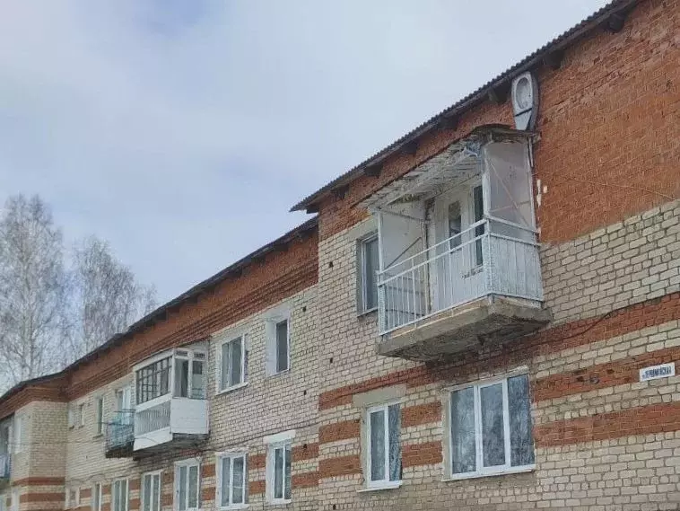 3-к кв. Пермский край, Чермоз г. Ильинский муниципальный округ, ул. ... - Фото 1