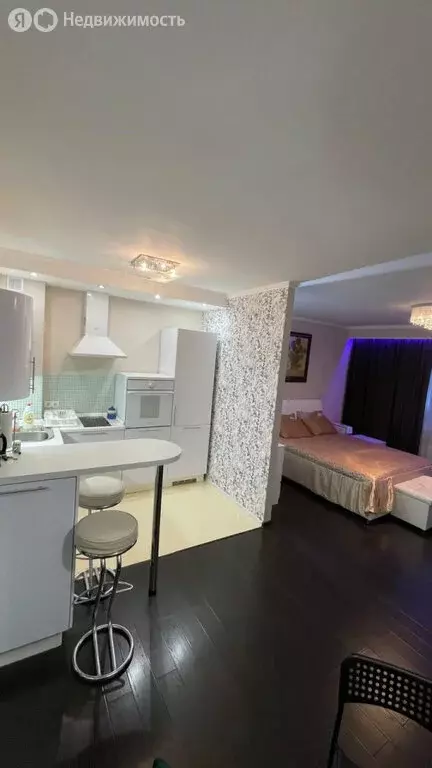 Квартира-студия: Екатеринбург, улица Щорса, 39 (40.5 м) - Фото 1