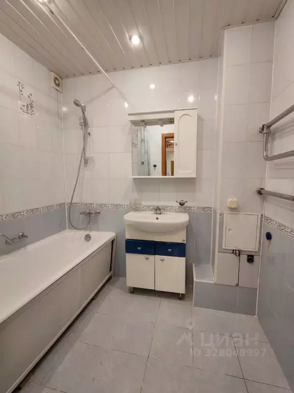 2-к кв. Ульяновская область, Ульяновск Железнодорожная ул., 45 (74.1 ... - Фото 1