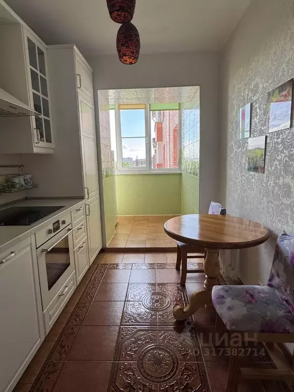 3-к кв. Омская область, Омск ул. Герцена, 270 (80.0 м) - Фото 0