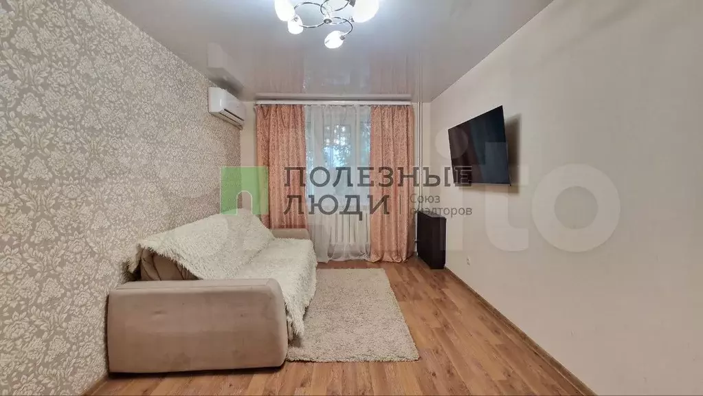 2-к. квартира, 42,2 м, 1/9 эт. - Фото 0