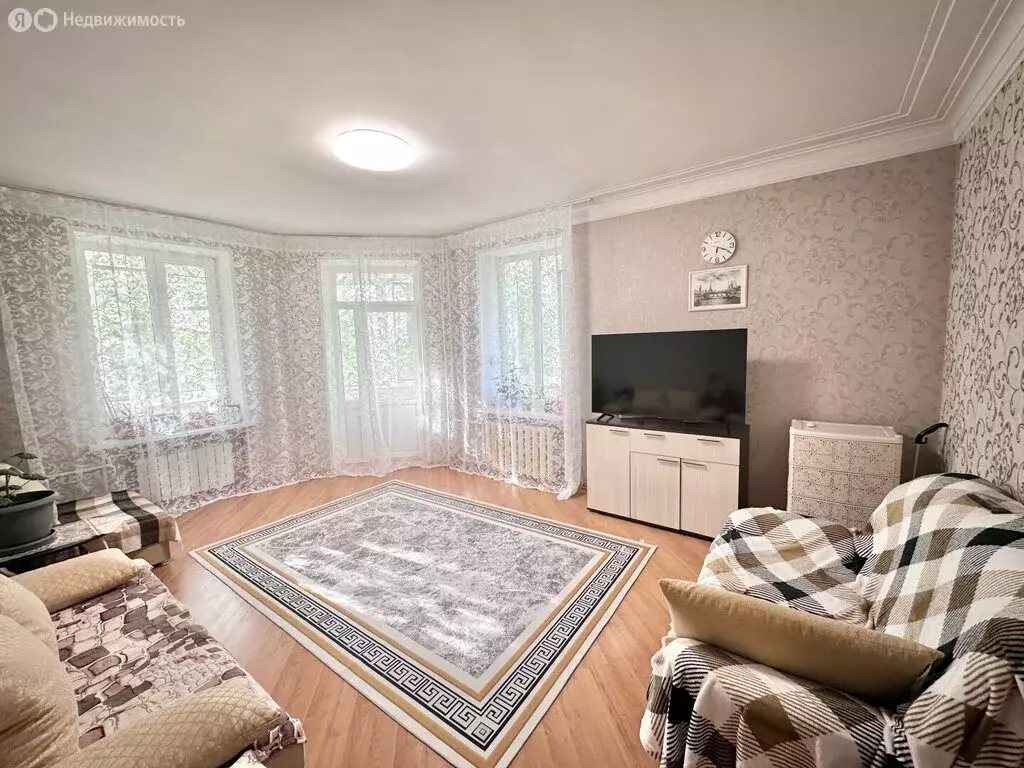 2-комнатная квартира: Октябрьский, Девонская улица, 1 (57.6 м) - Фото 1