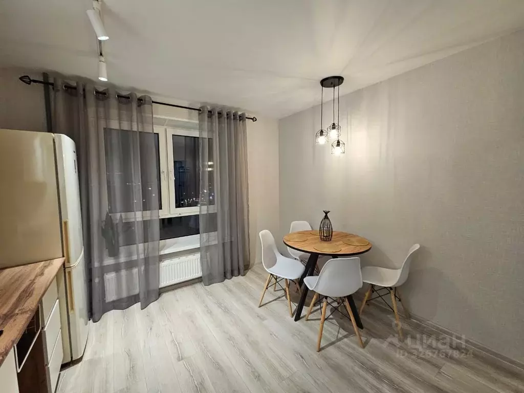 1-к кв. Кировская область, Киров ул. Владимирская, 184 (38.0 м) - Фото 1