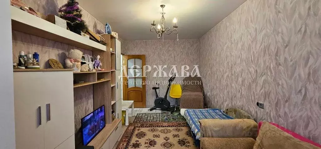 2-к кв. Белгородская область, Старый Оскол ул. Ленина, 74/7 (40.0 м) - Фото 1