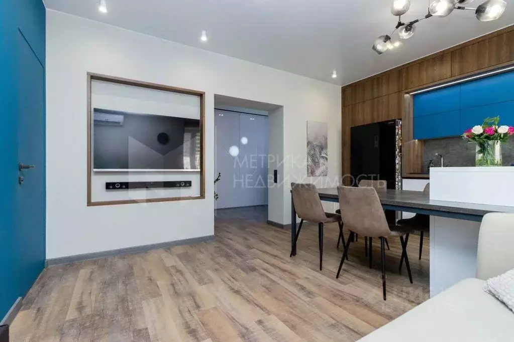 3-к кв. Тюменская область, Тюмень Микрорайон мыс, ул. Малиновского, 8 ... - Фото 1